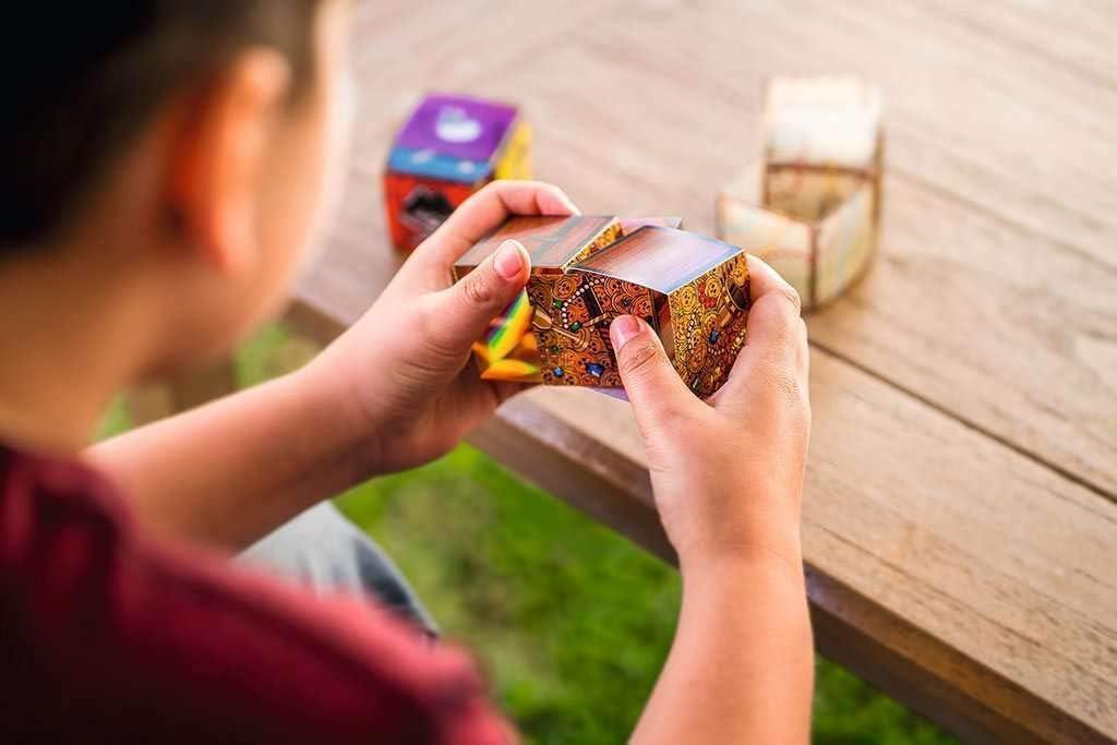 ThinkFun Blockchain (Pirates) STEM Toy and Logic Game for Boys and Girls Age 8 and Up – The Addictive Brainteaser Puzzle